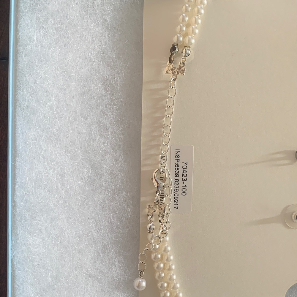 Pearl and Crystal Earrings & Chocker Necklace - Picture 6 of 7